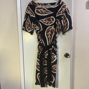 Who What Wear Black and Brown Leaf Print Midi Dress